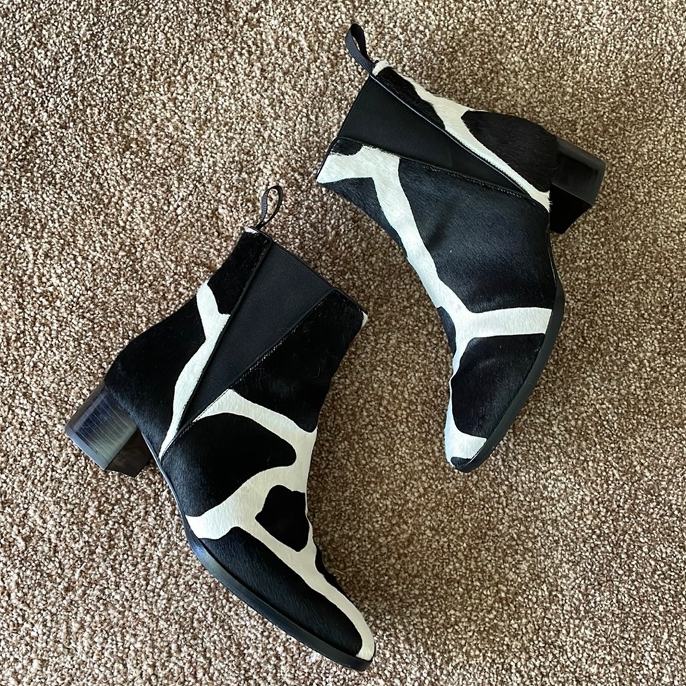 - Giuseppe Zanotti Judy black and cream calf hair Chelsea boot size 5